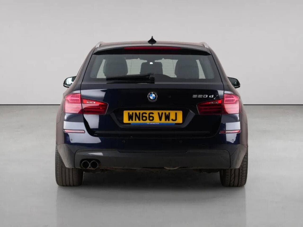 BMW 5 Series thumbnail Rear