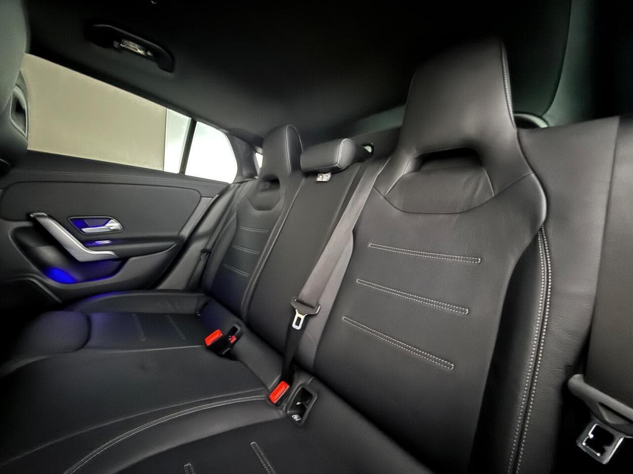 Mercedes-Benz CLA thumbnail Seats Rear