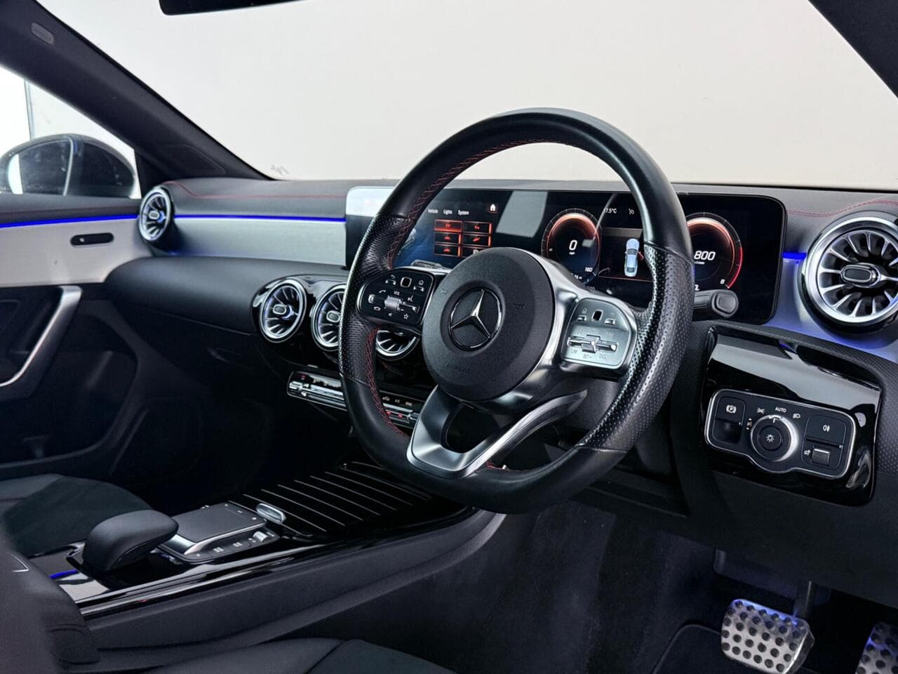 Mercedes-Benz CLA thumbnail Interior Front