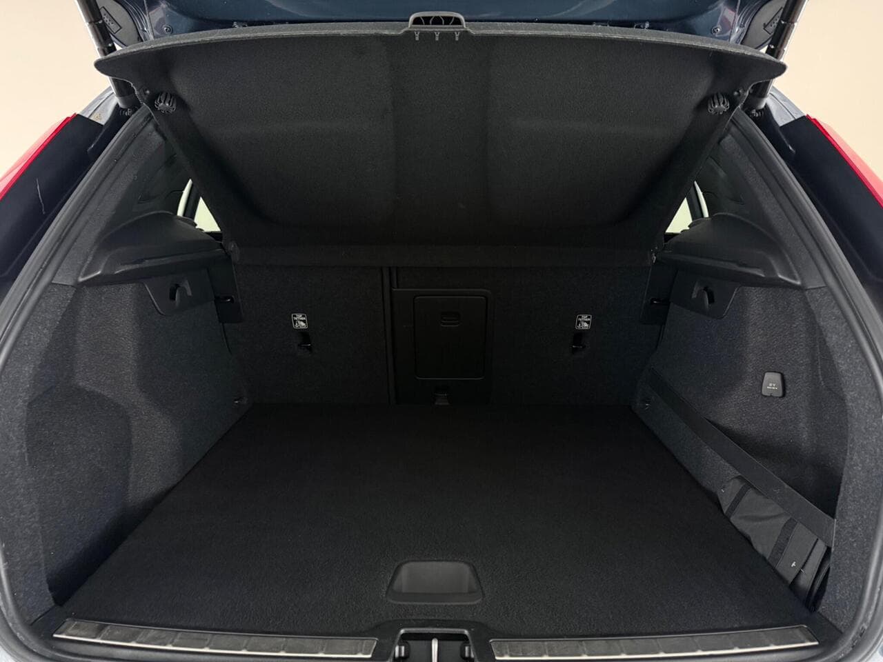Volvo XC40 thumbnail Boot