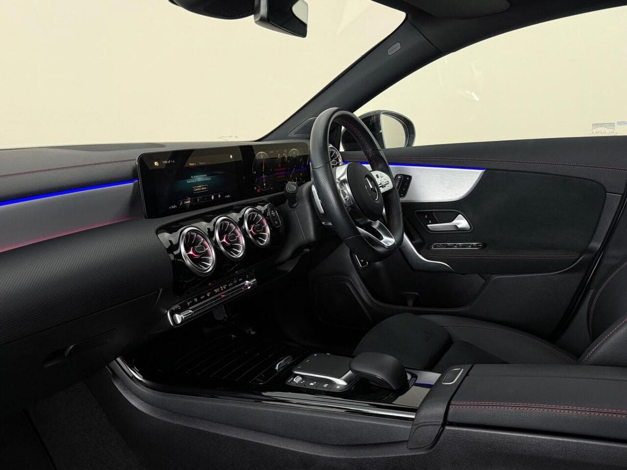 Mercedes-Benz CLA thumbnail Interior Front