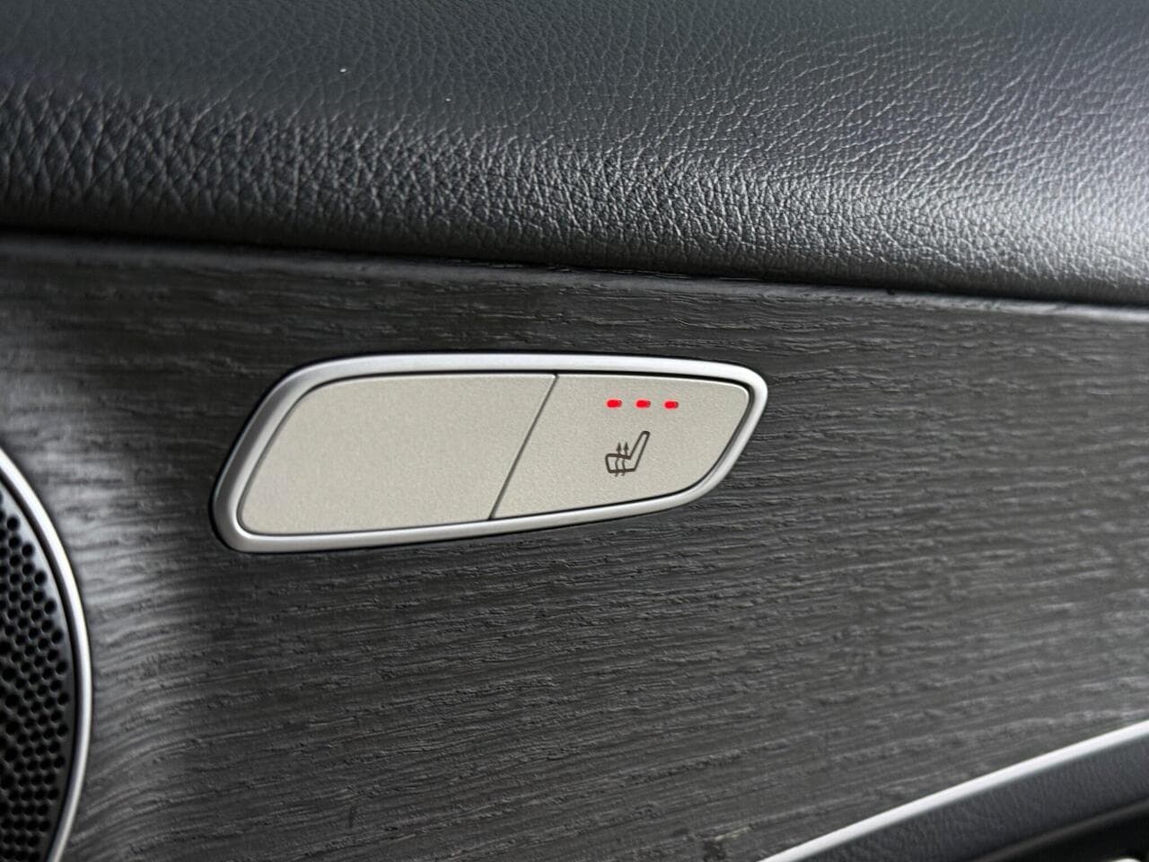 Mercedes-Benz GLC thumbnail Misc Controls