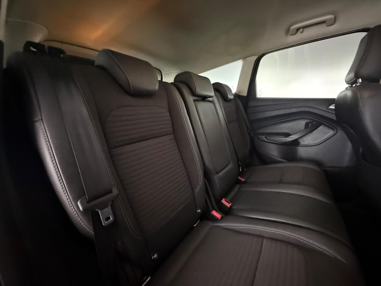 Ford Kuga thumbnail Seats Rear