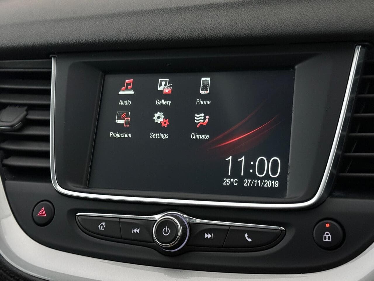 Vauxhall Grandland X thumbnail Infotainment System