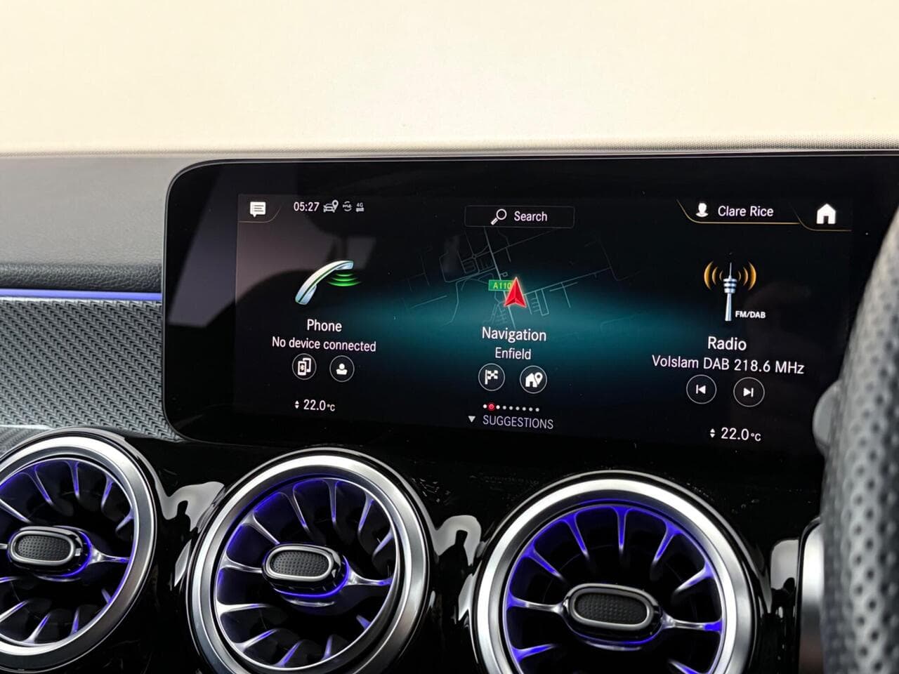 Mercedes-Benz GLB thumbnail Infotainment System