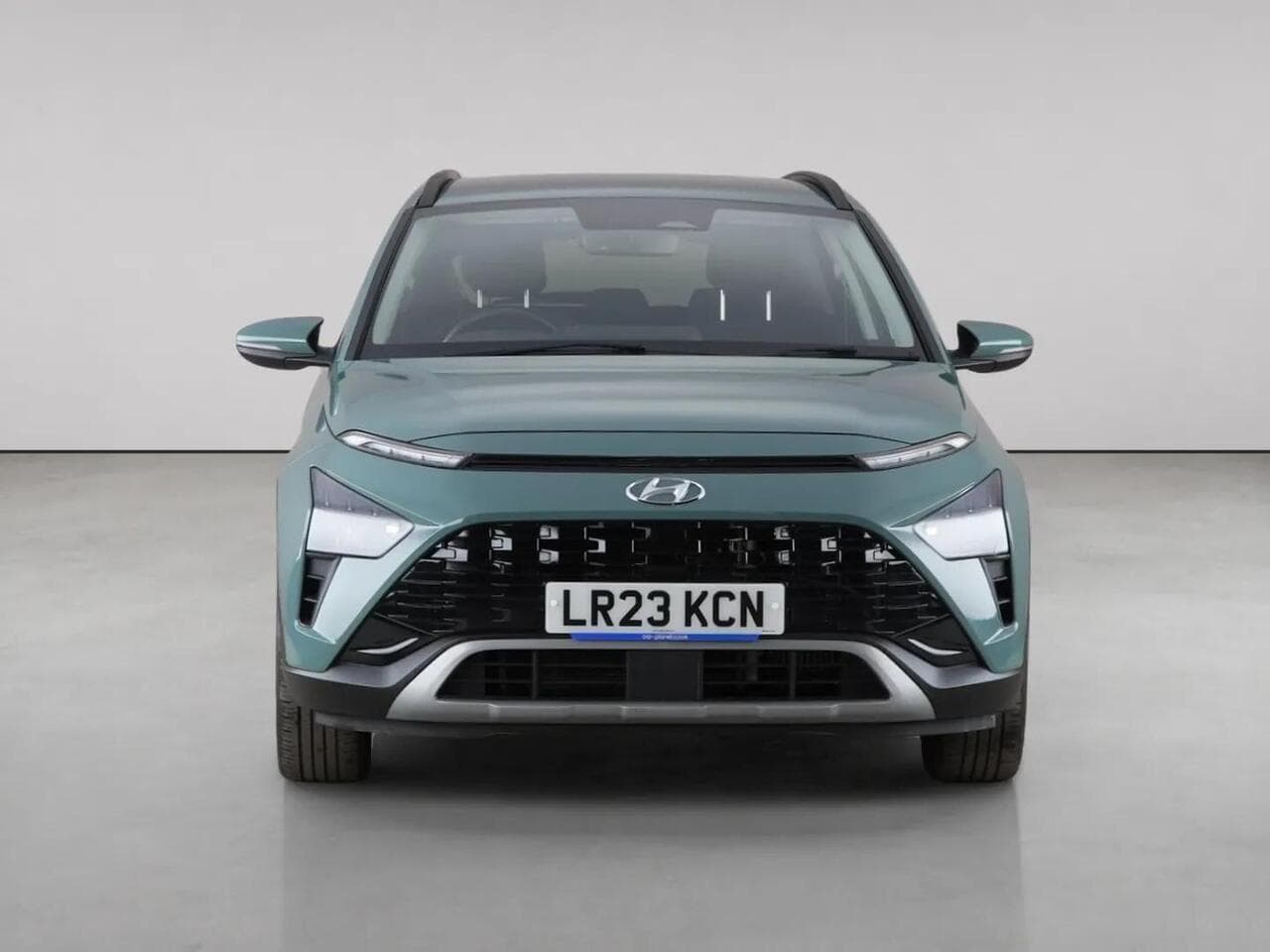 Hyundai BAYON thumbnail Front
