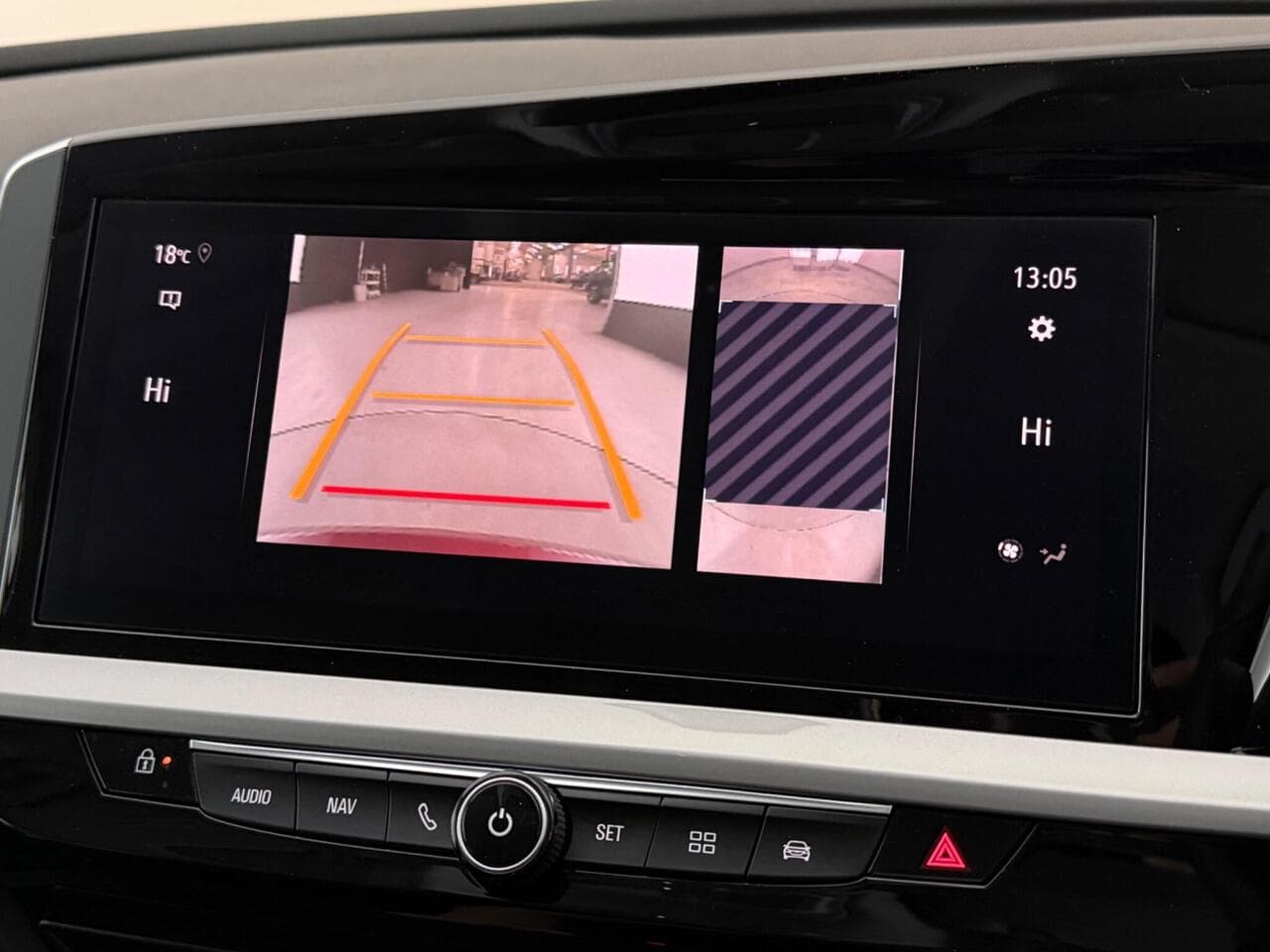 Vauxhall Grandland thumbnail Infotainment System