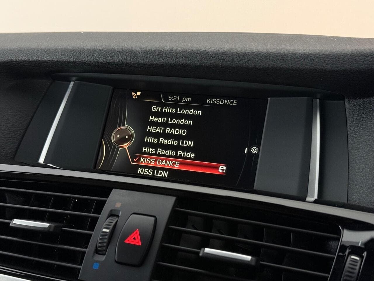 BMW X3 thumbnail Infotainment System