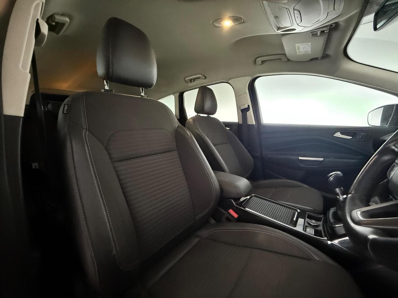 Ford Kuga thumbnail Seat Driver