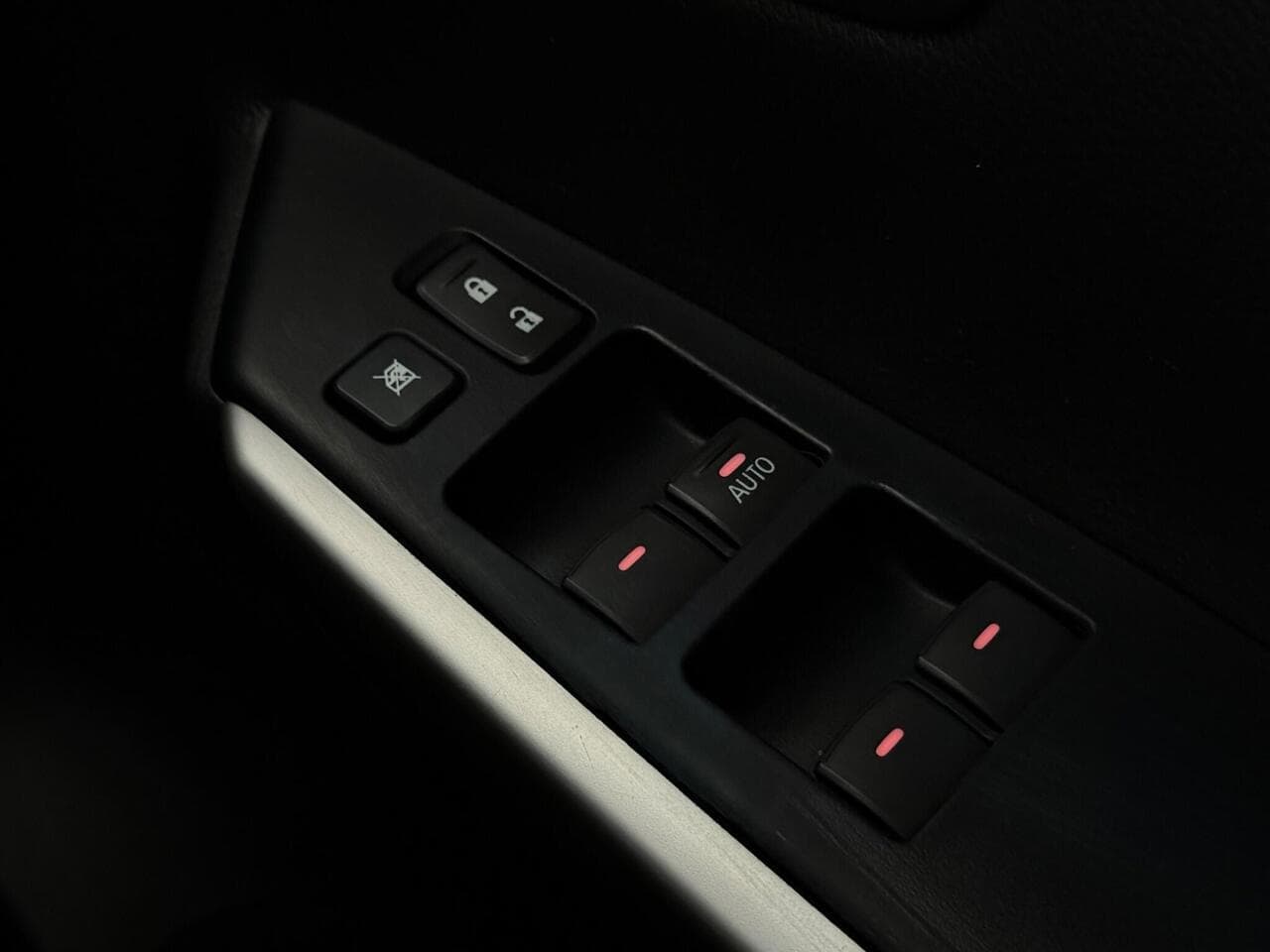 Mitsubishi Shogun Sport thumbnail Misc Controls