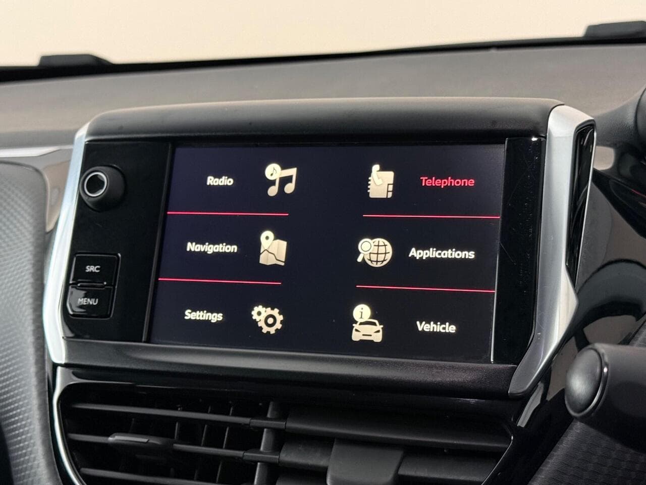 Peugeot 208 thumbnail Infotainment System