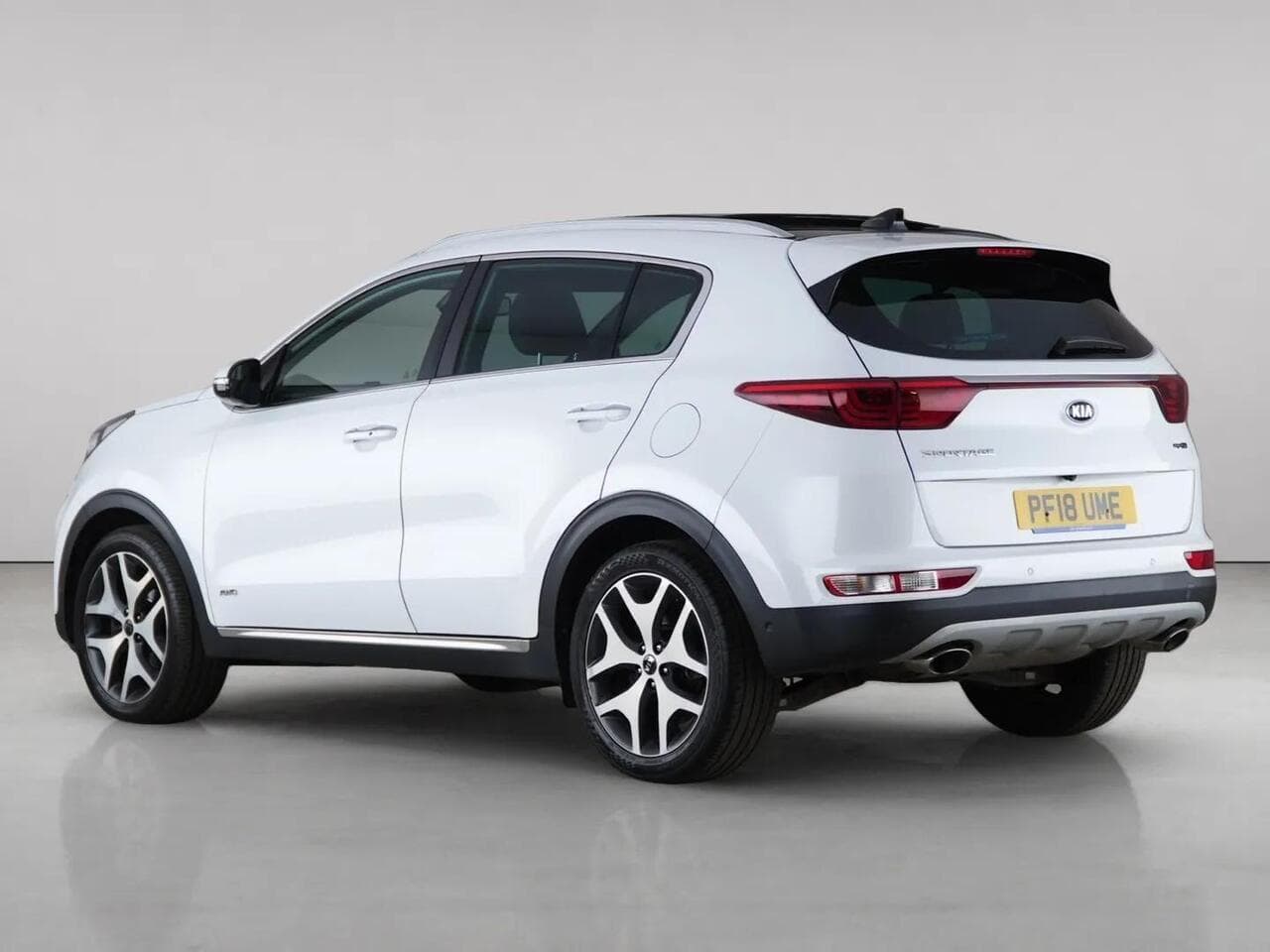 Kia Sportage thumbnail Rear Left