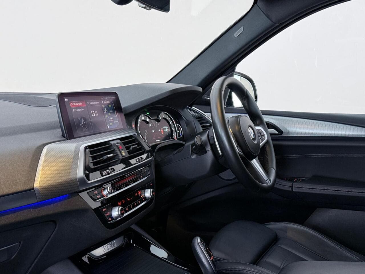 BMW X3 thumbnail Interior Front