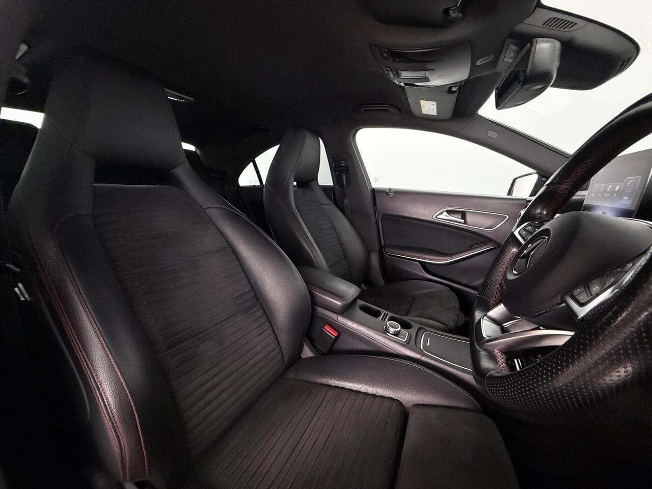 Mercedes-Benz CLA thumbnail Seat Driver