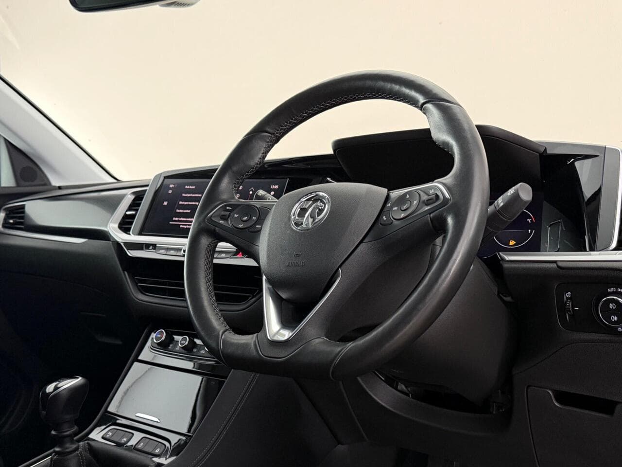 Vauxhall Grandland thumbnail Steering Wheel
