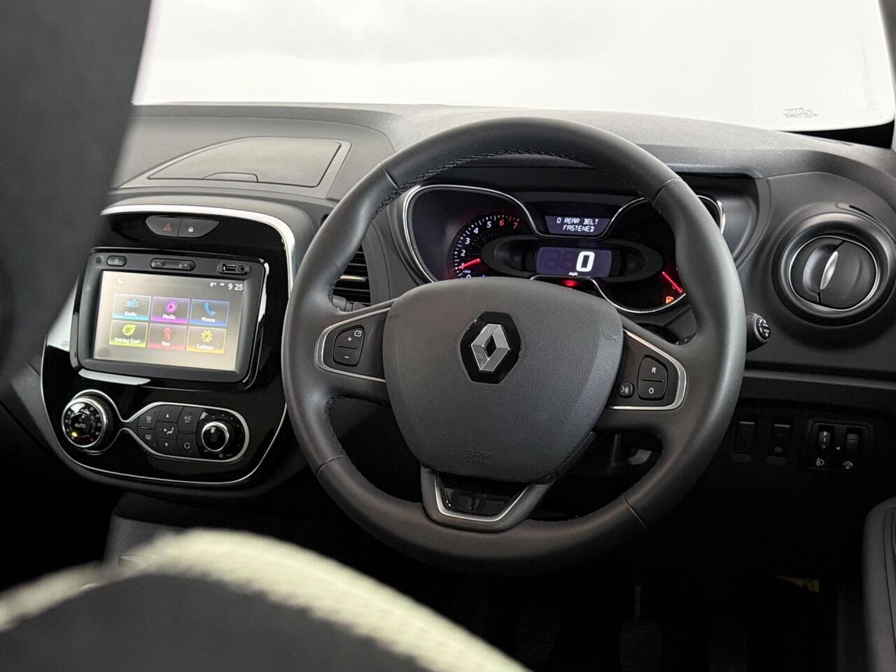 Renault Captur thumbnail Steering Wheel