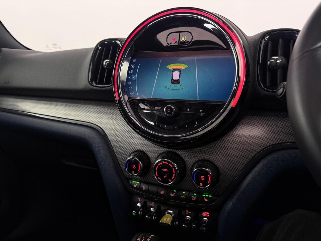 MINI Countryman thumbnail Interior Front