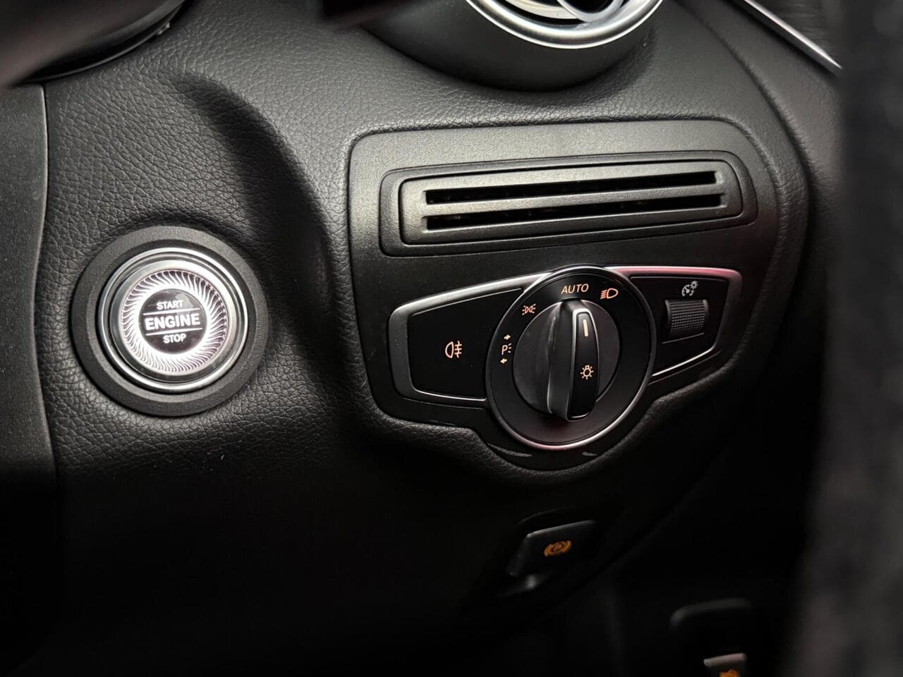 Mercedes-Benz GLC thumbnail Misc Controls