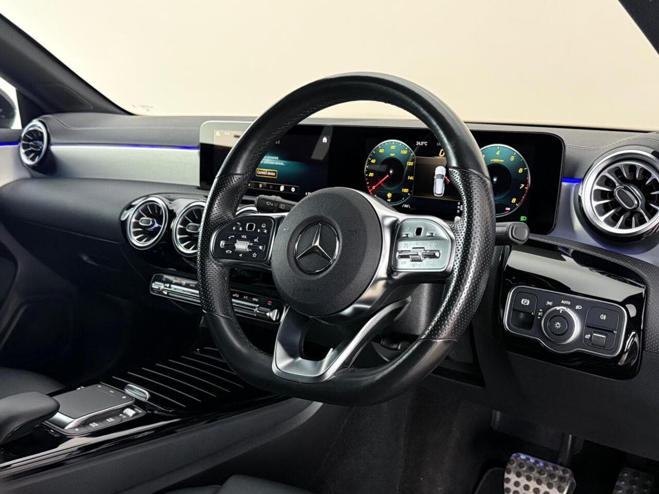 Mercedes-Benz CLA thumbnail Steering Wheel