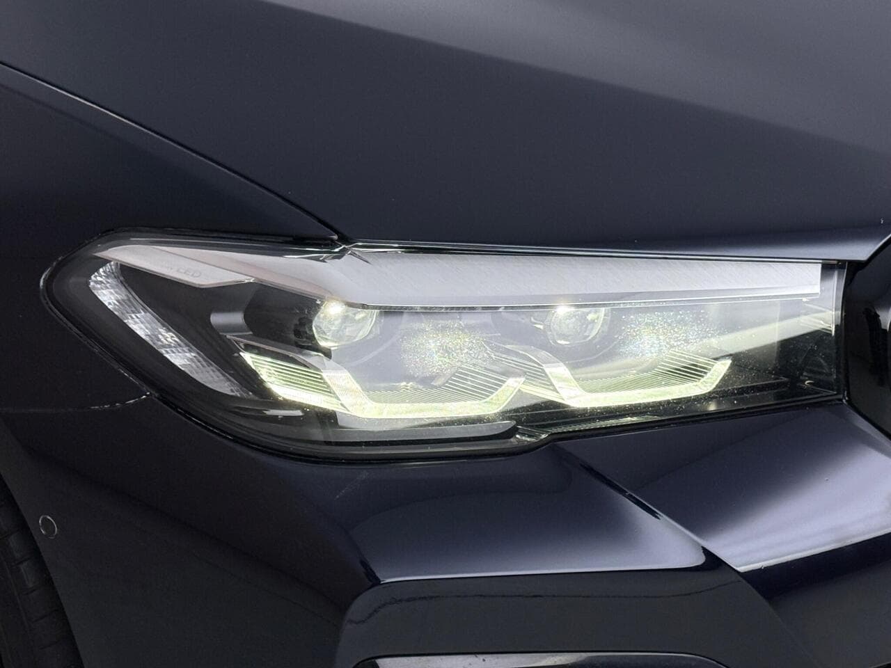 BMW 5 Series thumbnail Lights Front