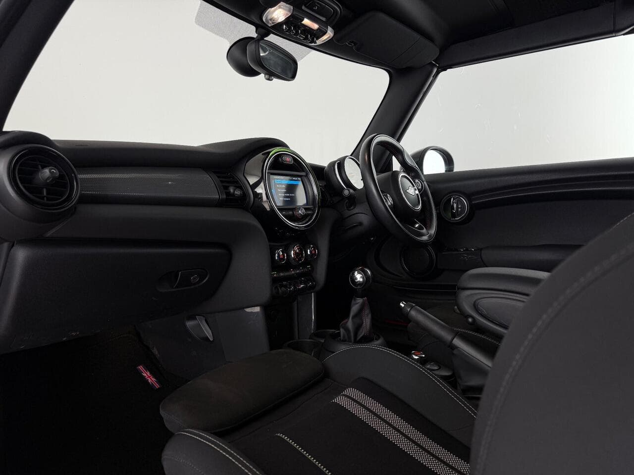 MINI Convertible thumbnail Interior Front