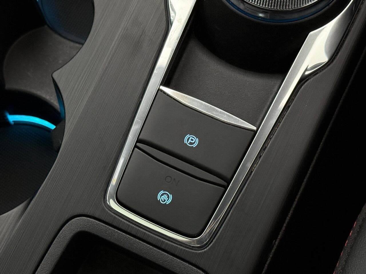 Ford Kuga thumbnail Misc Controls