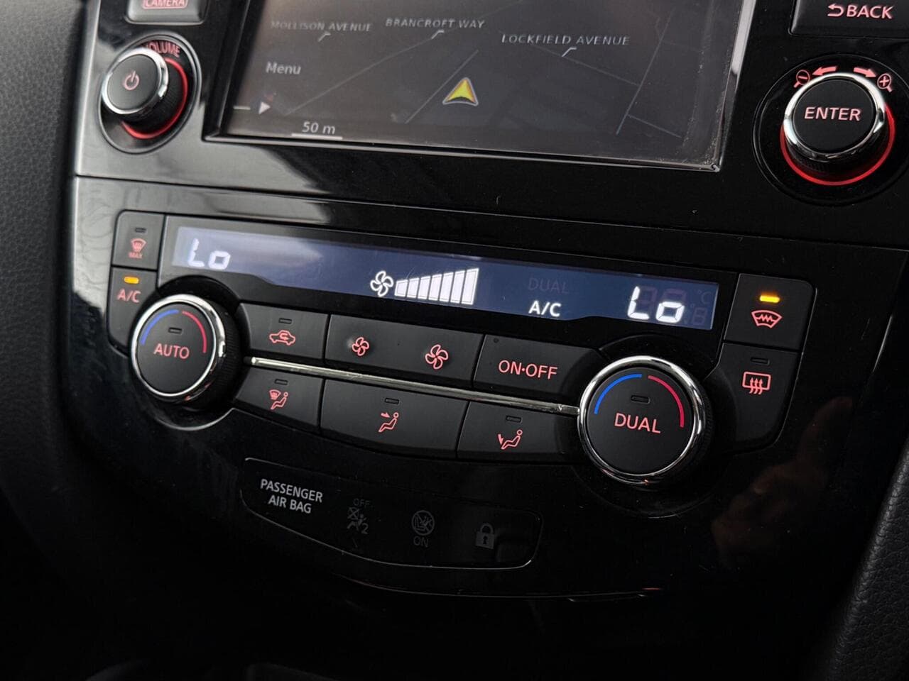 Nissan Qashqai thumbnail Infotainment System