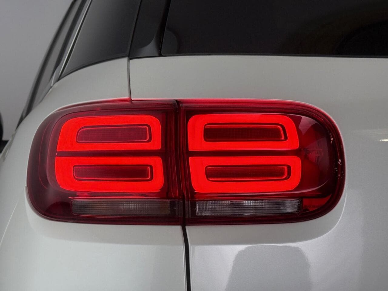 Citroen C5 Aircross thumbnail Lights Rear