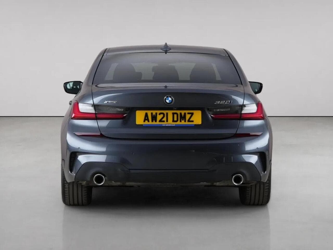 BMW 3 Series thumbnail Rear