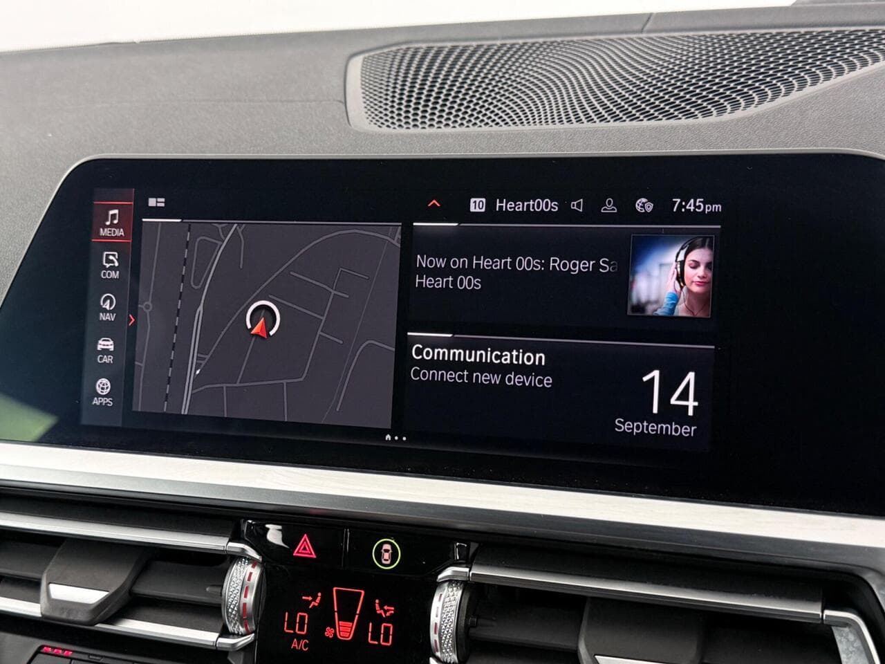 BMW 4 Series thumbnail Infotainment System