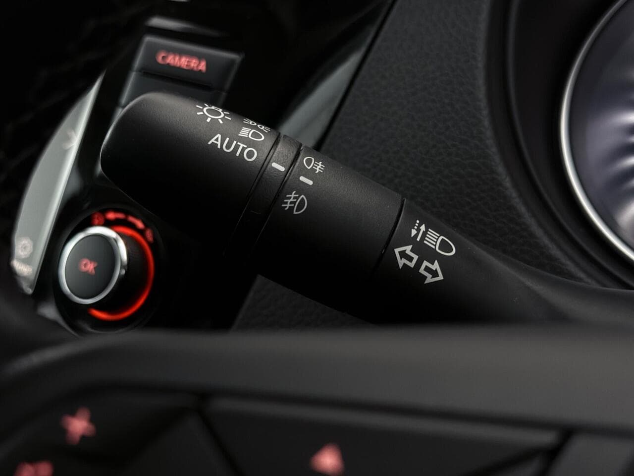 Nissan Qashqai thumbnail Misc Controls