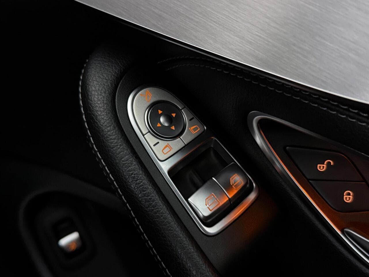 Mercedes-Benz C Class thumbnail Misc Controls