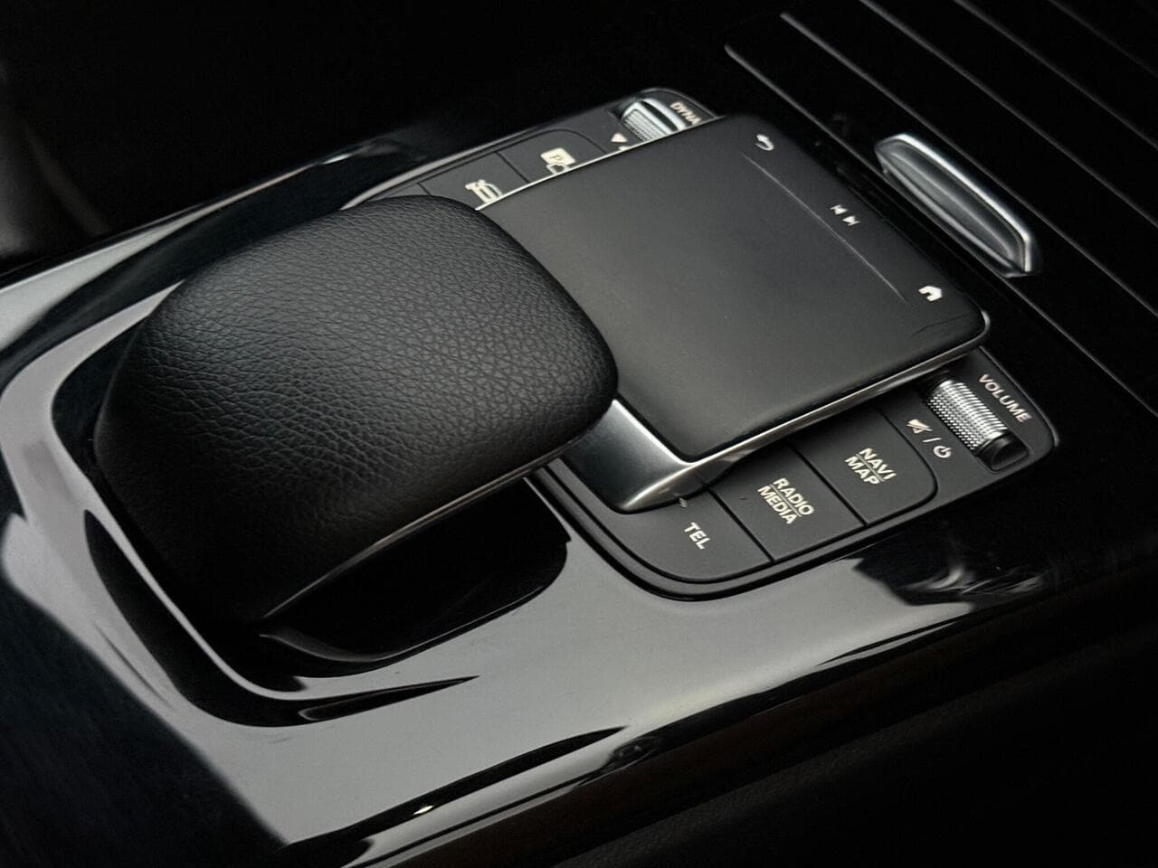 Mercedes-Benz A Class thumbnail Misc Controls