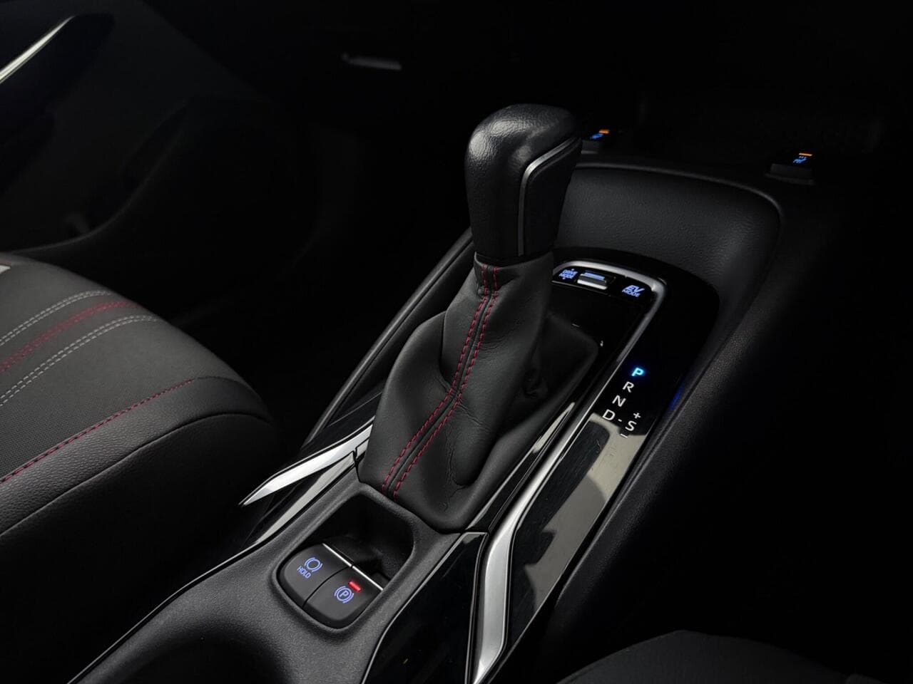 Toyota Corolla thumbnail Interior Front
