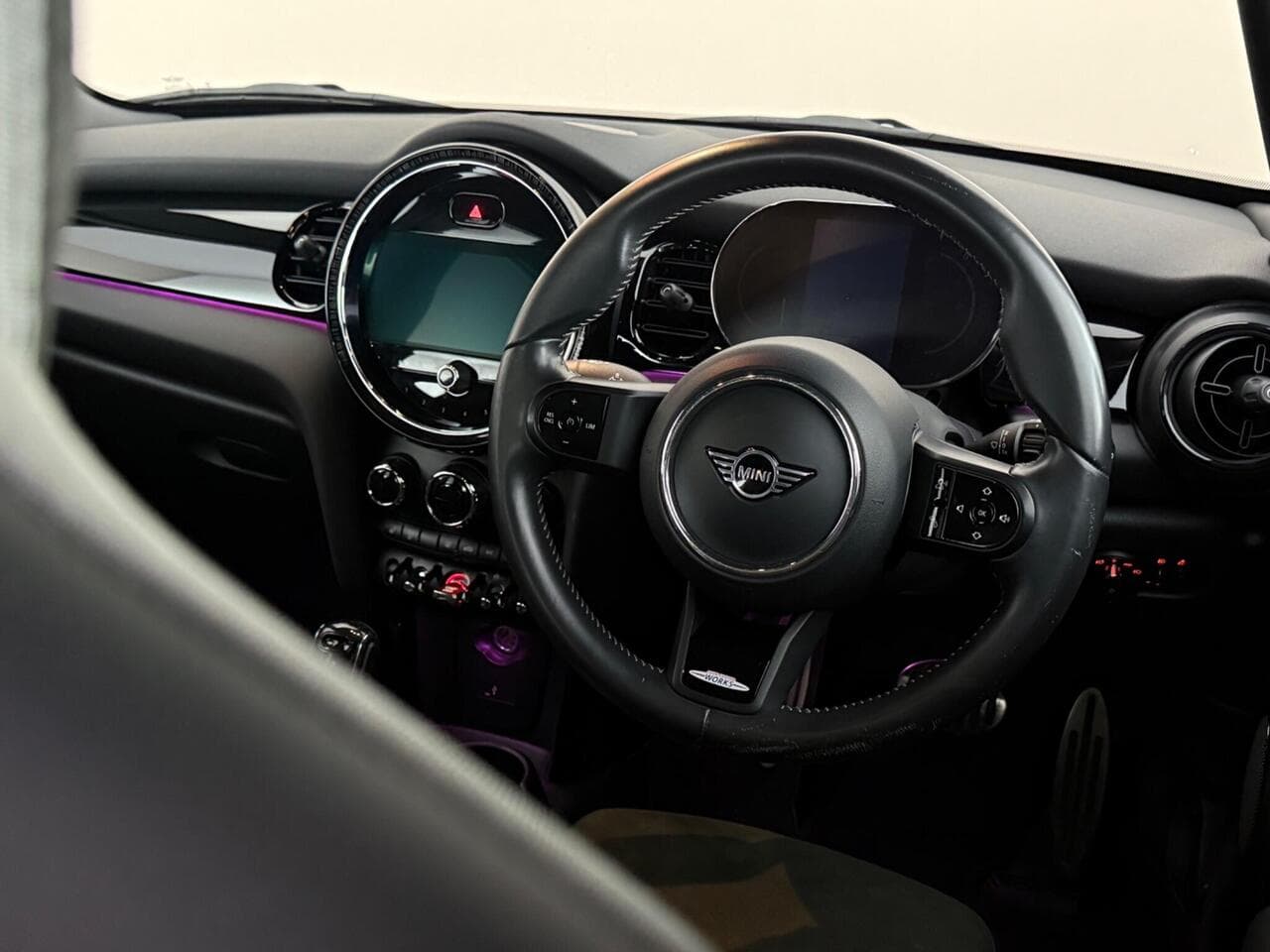 MINI Hatch thumbnail Steering Wheel