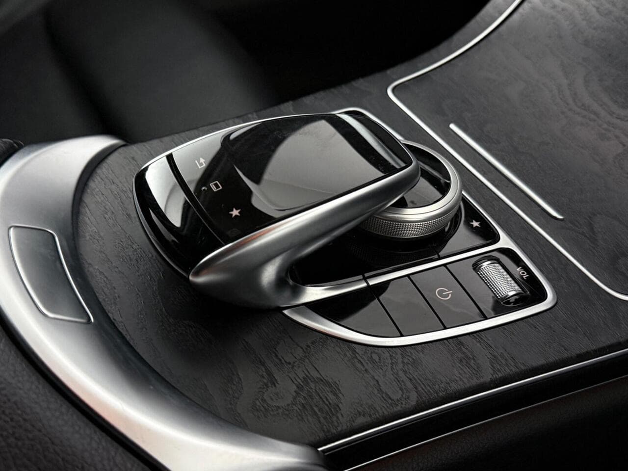 Mercedes-Benz C Class thumbnail Steering Wheel