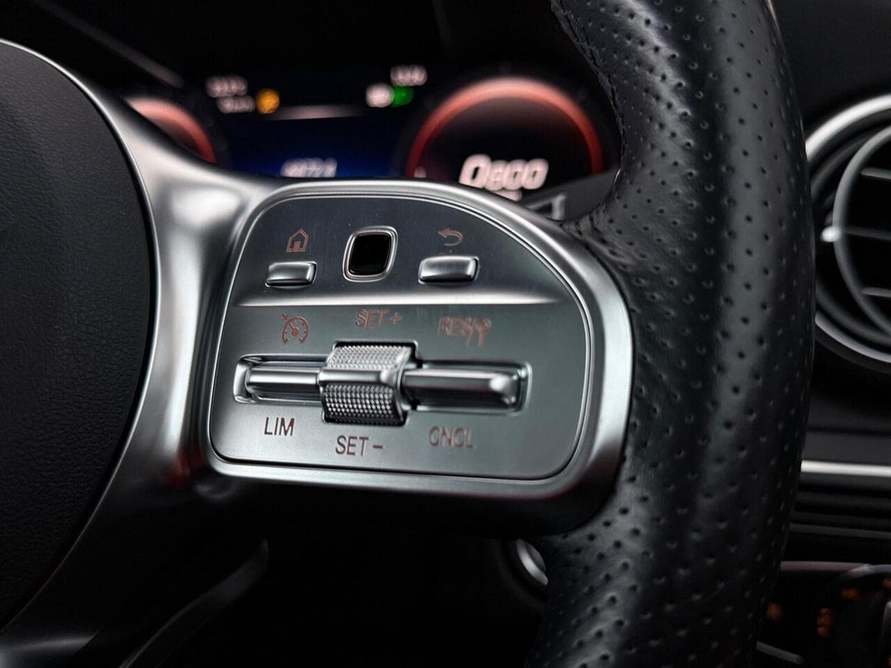 Mercedes-Benz C Class thumbnail Misc Controls