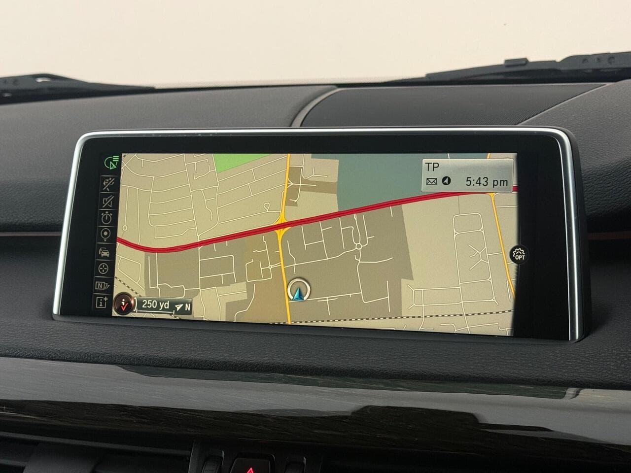 BMW X5 thumbnail Infotainment System