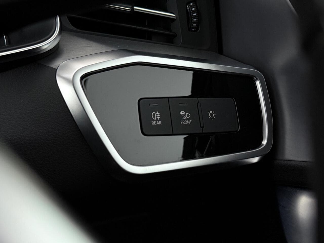 Audi A6 Saloon thumbnail Misc Controls