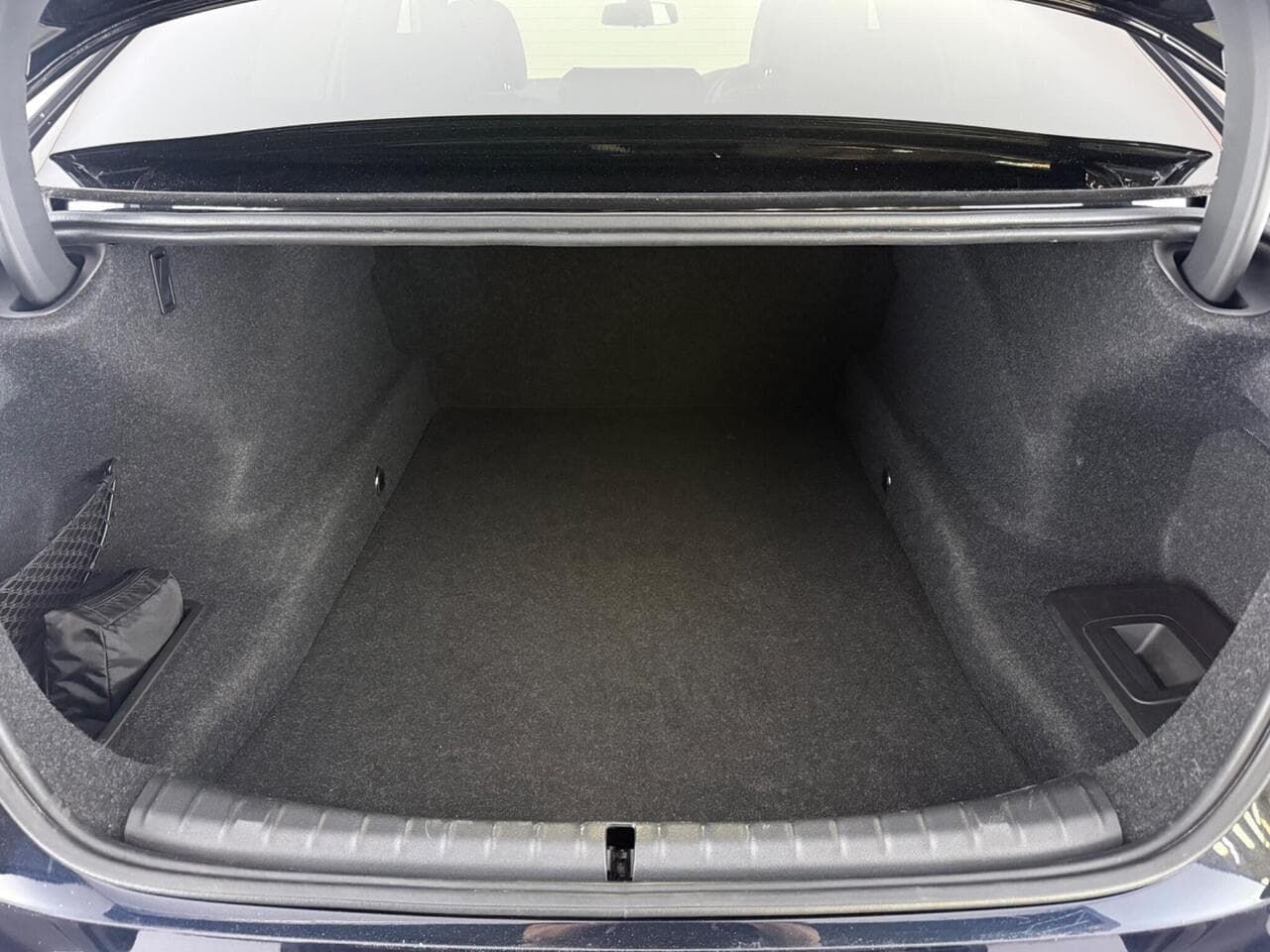 BMW 5 Series thumbnail Boot