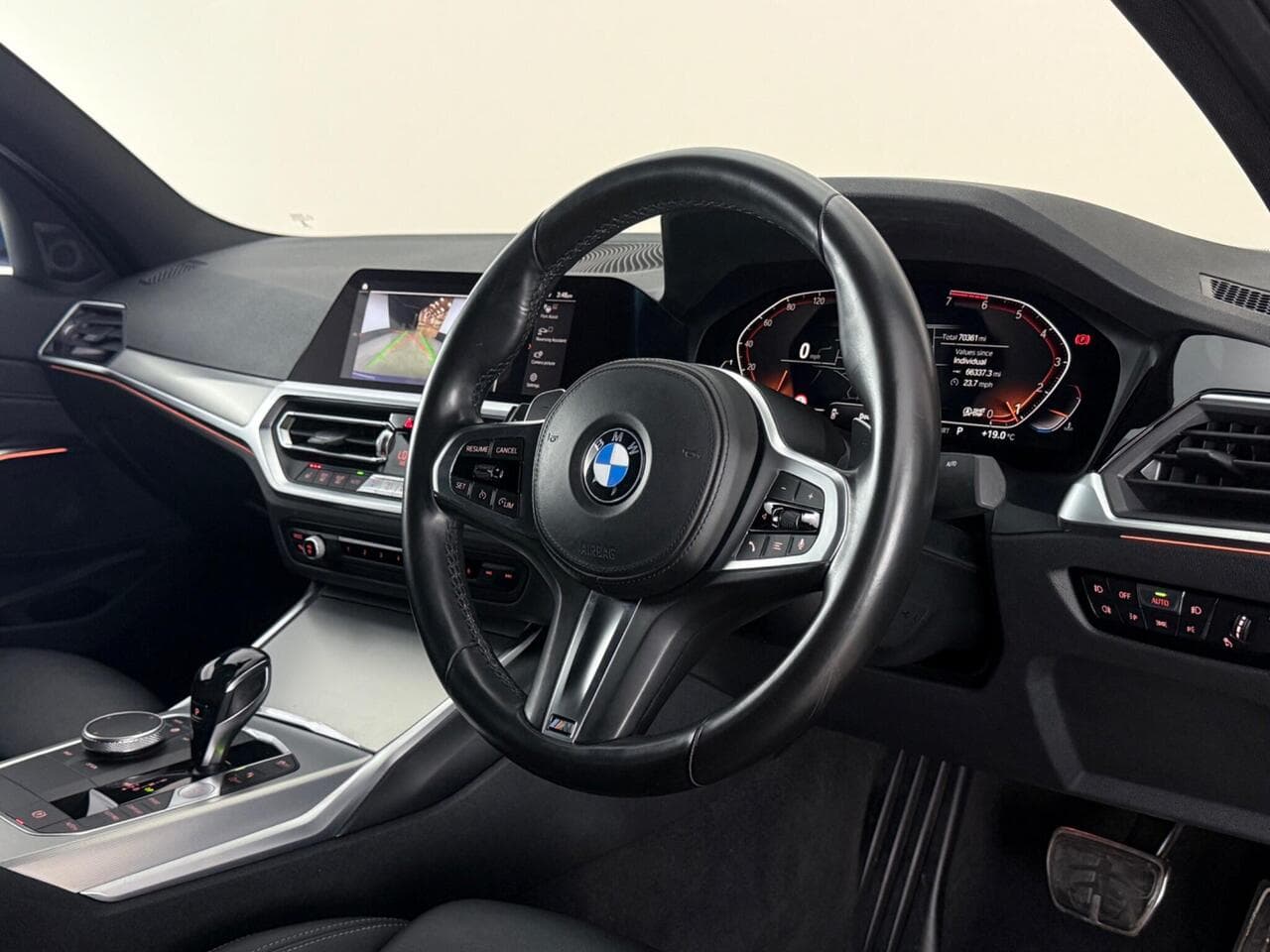 BMW 3 Series thumbnail Interior Front