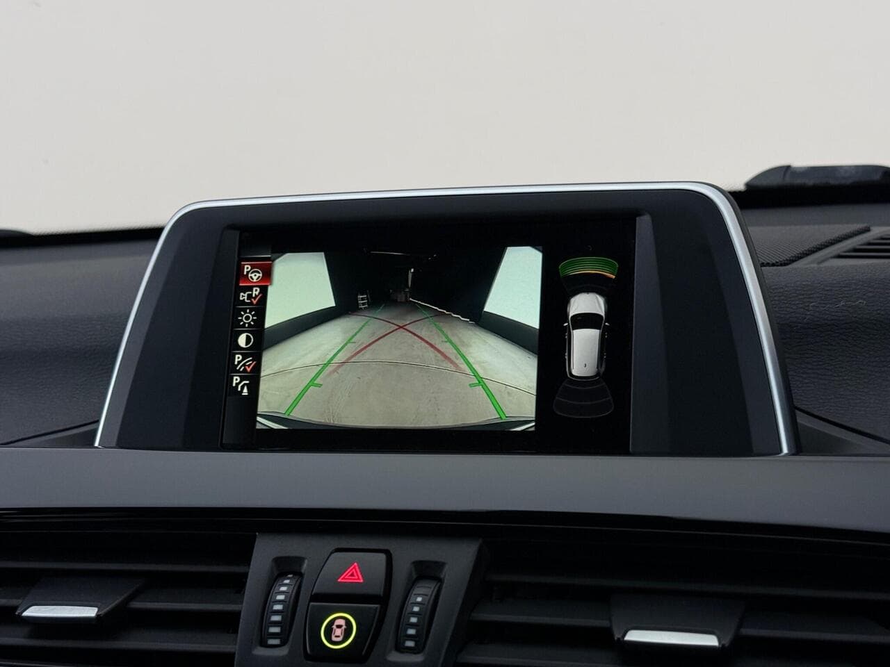 BMW X1 thumbnail Infotainment System
