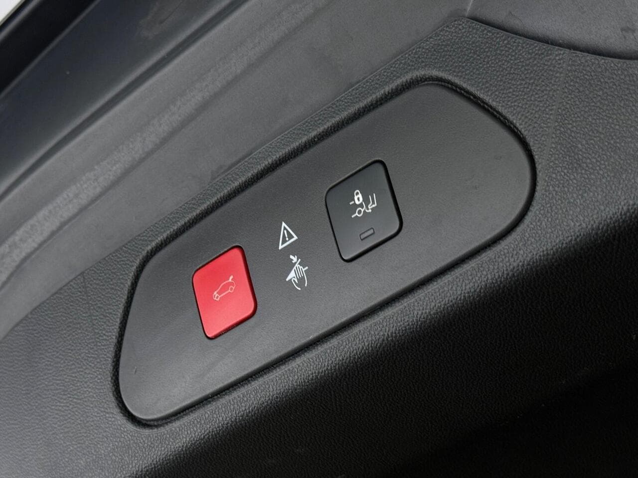 Vauxhall Grandland X thumbnail Misc Controls
