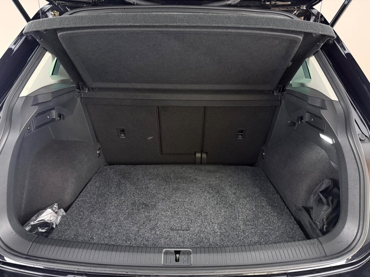 Volkswagen Tiguan thumbnail Boot