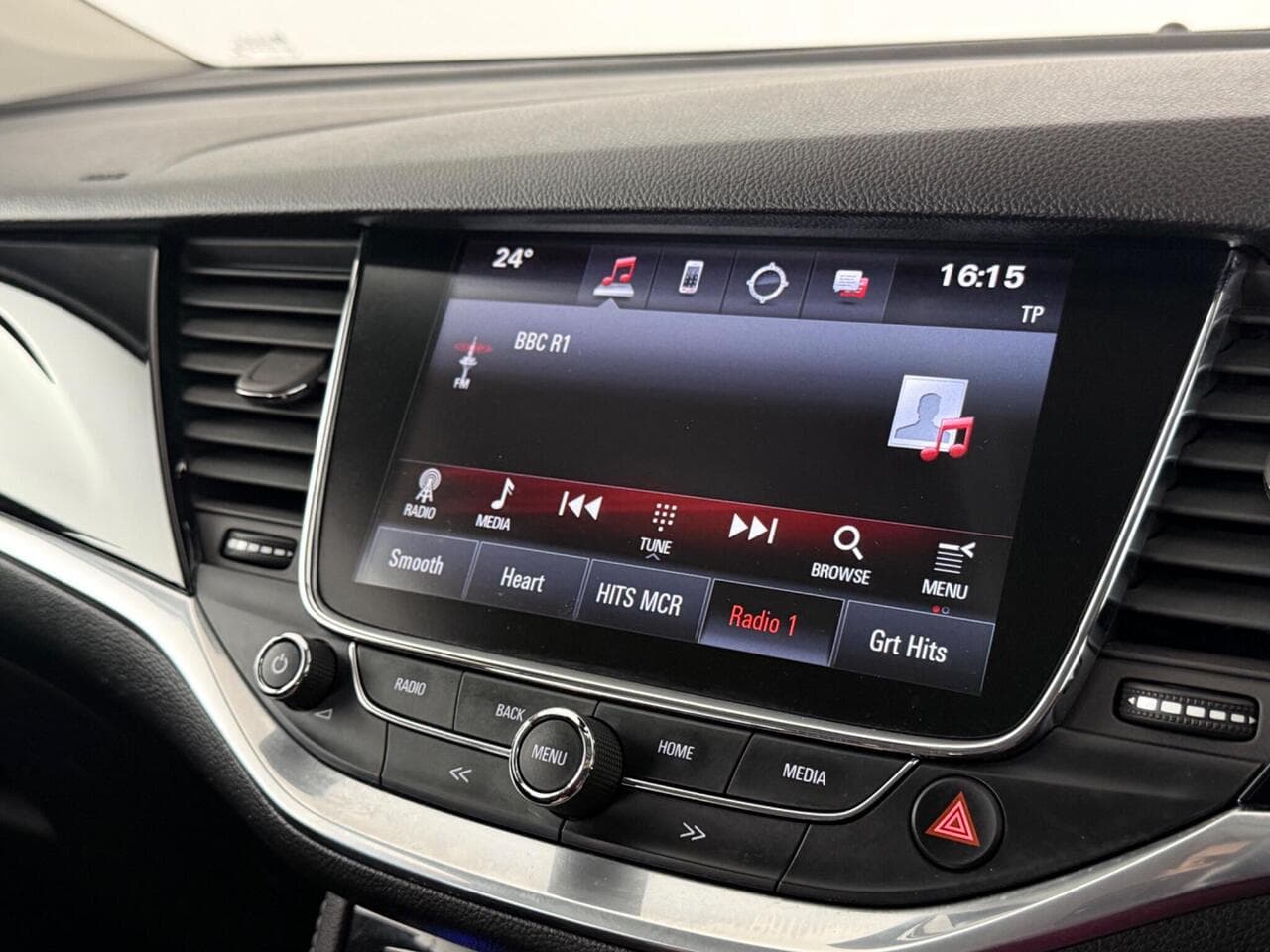 Vauxhall Astra thumbnail Infotainment System
