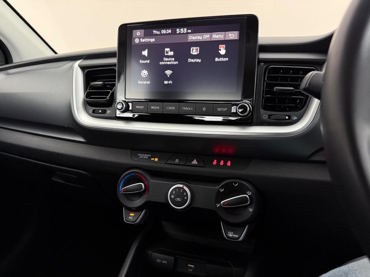Kia Stonic thumbnail Infotainment System