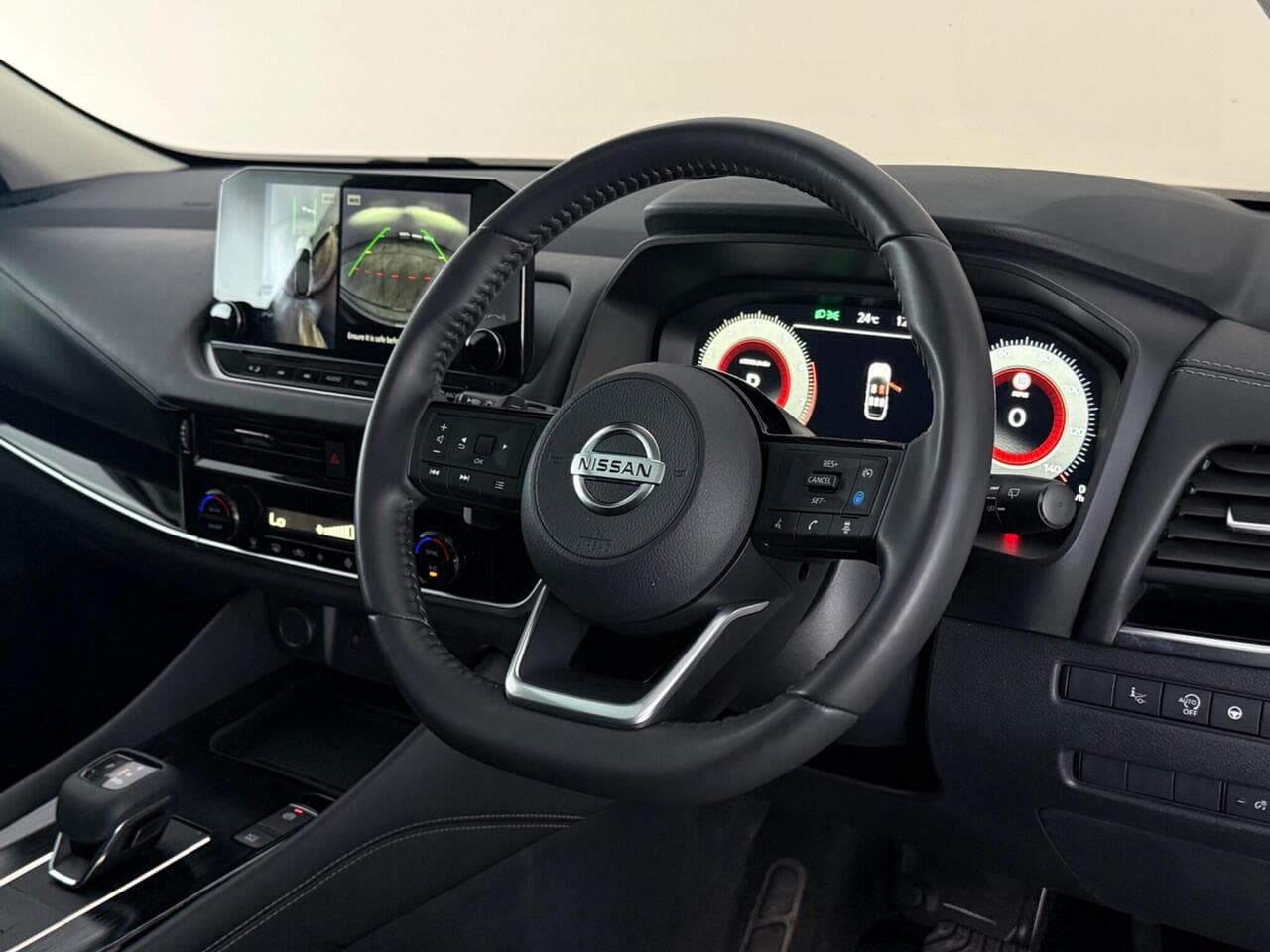 Nissan Qashqai thumbnail Steering Wheel