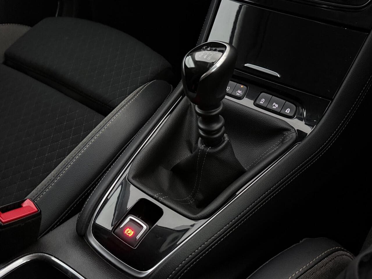 Vauxhall Grandland X thumbnail Interior Front