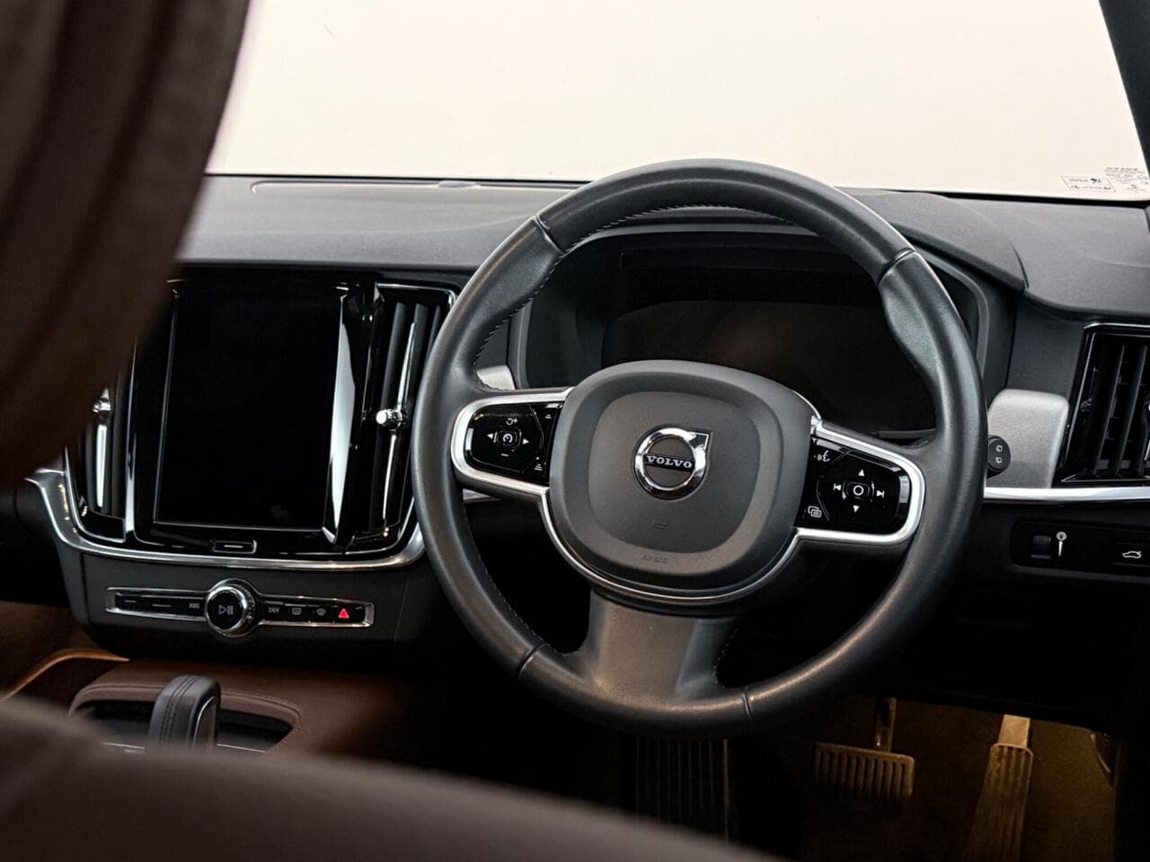 Volvo V90 thumbnail Steering Wheel