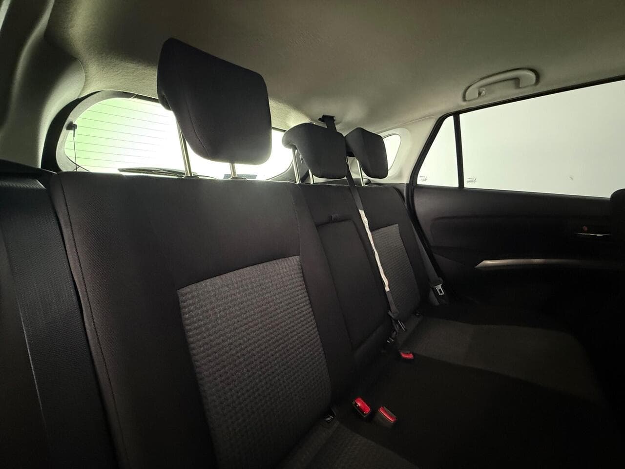 Suzuki S-Cross thumbnail Seats Rear